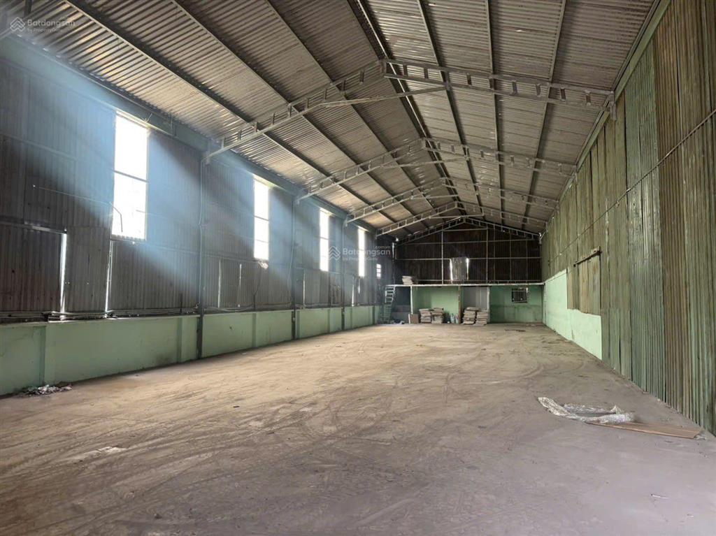 Cho thuê kho xưởng 550m2.giá 28 triệu/ tháng. tại phú chánh/ bình dương/ hcm. 0934.794.12 mr long