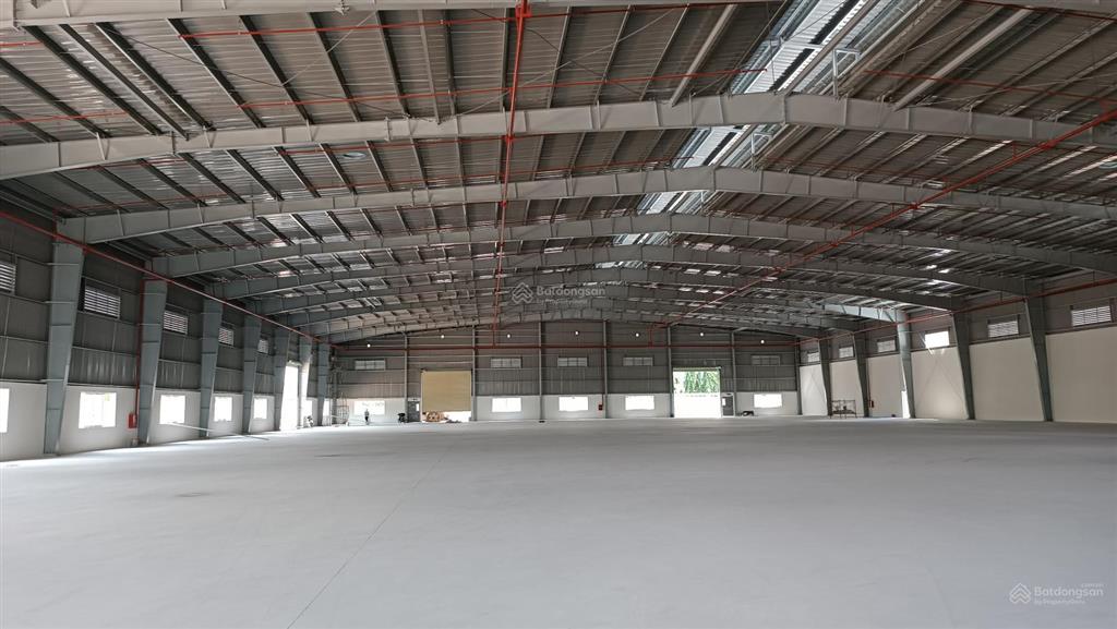 Cho thuê kho xưởng trong kcn bàu bàng, dt xưởng 5000m2 giá 103.640đ/m2.  0934 794 ***