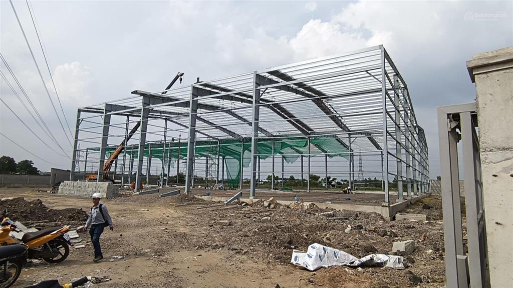 Cho thuê kho xưởng 3100m2. giá 65000đ/1m2. long nguyên, bàu bàng hcm.  0934 794 *** mr long