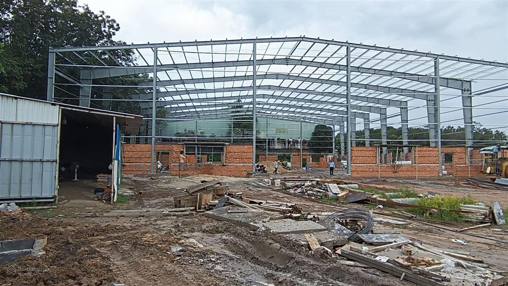 Cho thuê kho xưởng 3100m2. giá 65000đ/1m2. long nguyên, bàu bàng hcm.  0934 794 *** mr long