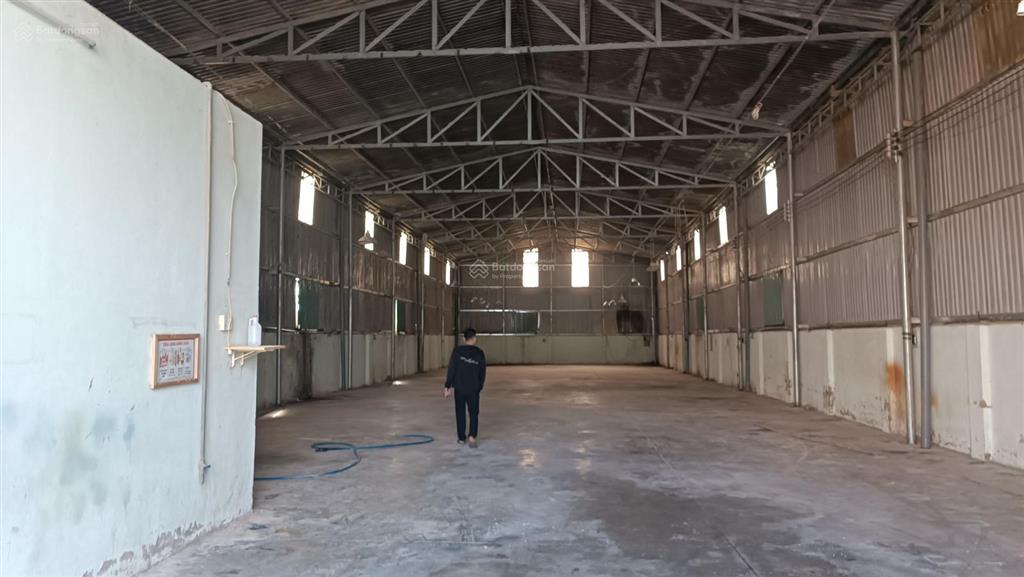 Cho thuê kho xưởng 500m2. giá 30 triệu/tháng. dĩ an, bình dương, hcm.  0934 794 ***