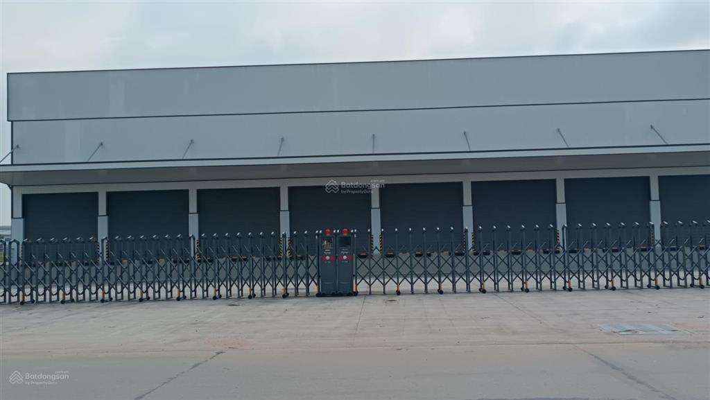 Cho thuê kho chứa hàng trong kcn vsip2. dt 3500m2. giá 88.604 đ/tháng/1m2.  0934 794 ***. mr long
