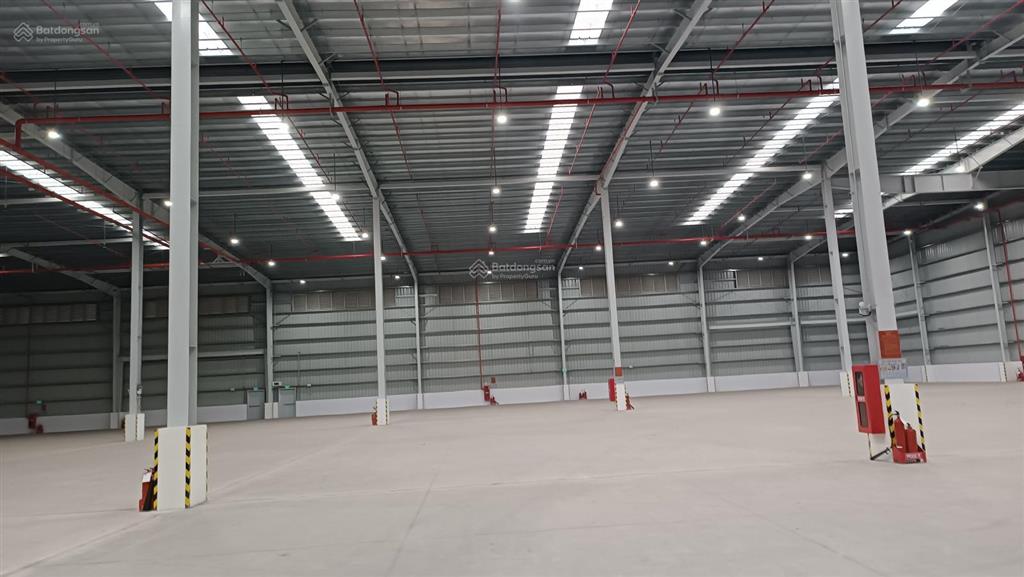 Cho thuê kho chứa hàng trong kcn vsip2. dt 3500m2. giá 88.604 đ/tháng/1m2.  0934 794 ***. mr long