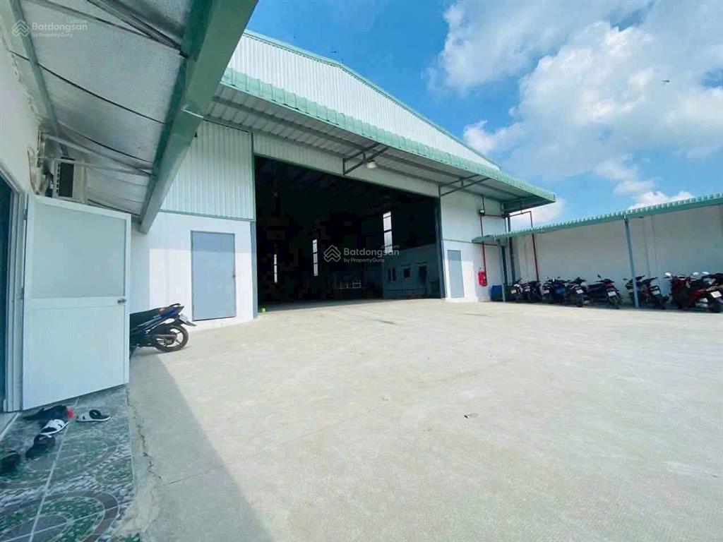 Cho thuê kho xưởng 2100m2. giá 100 triệu/ tháng. phú tân/ tdm/ gần tpm bình dương.  0934 794 ***