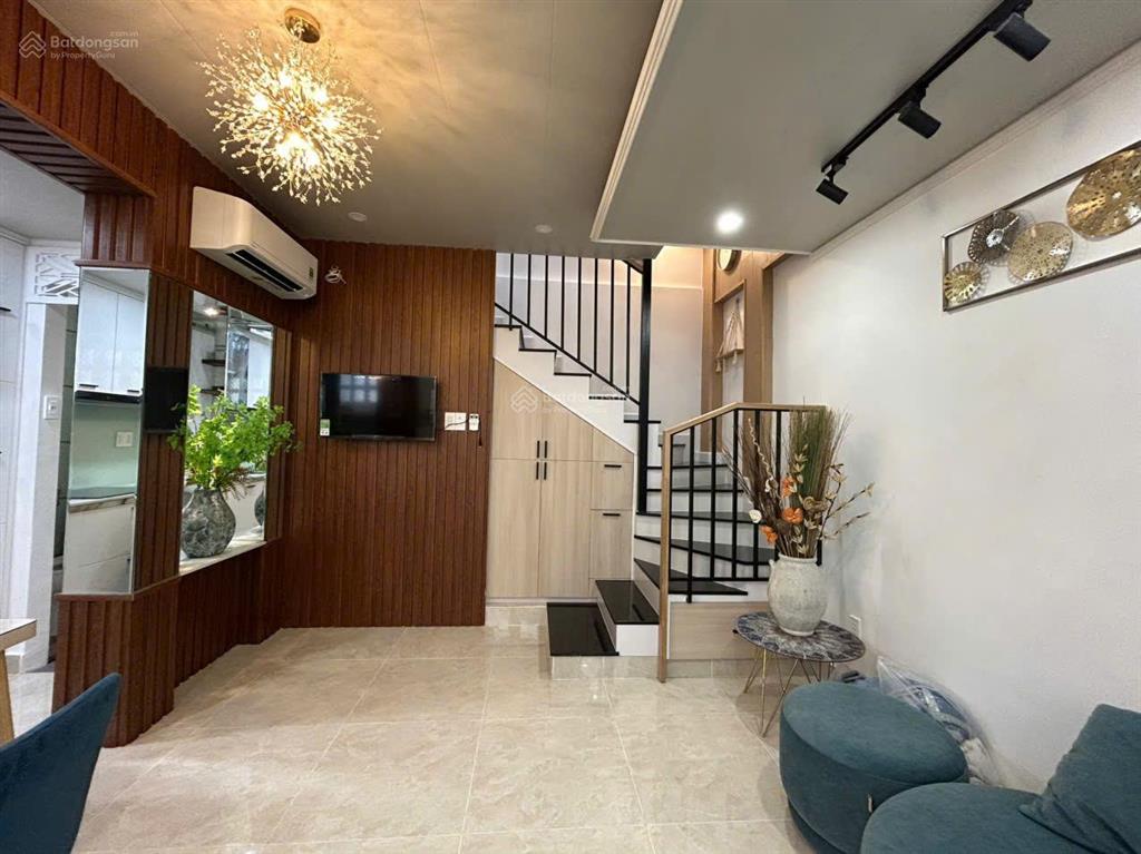 Cho thuê nhà 18a/111 đường nguyễn thị minh khai quận 1(giờ là phường sài gòn) giá 20tr/tháng