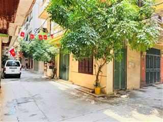 Hàng hiếm độc quyền ,chi 300tr/m bán đất tặng nhà 2tầng mặt ngõ kinh doanh ,ôto tránh quận đống đa