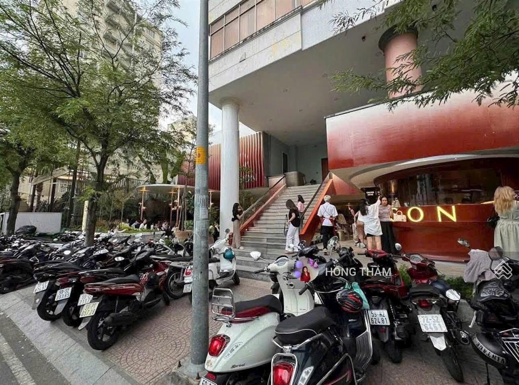 Cho thuê mặt bằng kinh doanh siêu đẹp trung tâm quận 1 đường nguyễn siêu