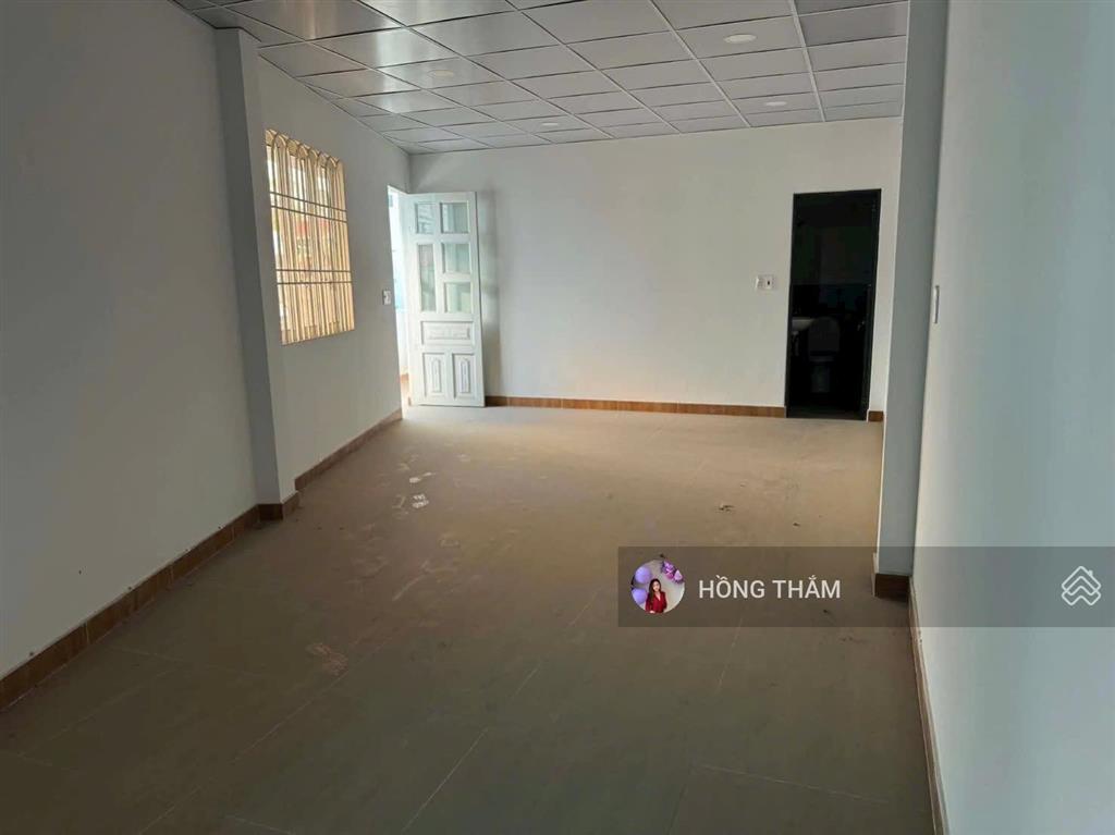Cho thuê nhà góc 2 mặt tiền gần sân bay tân sơn nhất sàn 310m2 giá 35 triệu