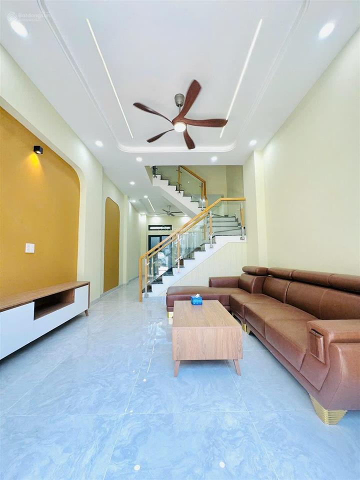 Nhà đẹp chính chủ kdc phường long trường quận 9 gần nguyễn duy trinh đường trước nhà rộng 12m