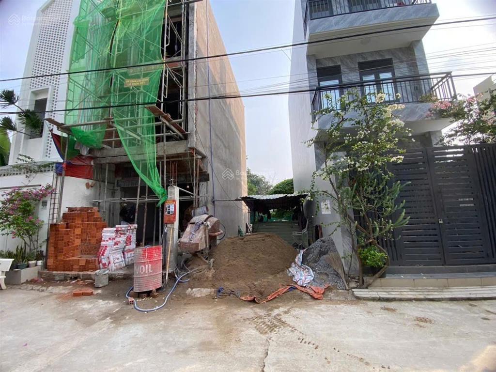 Bán lô đất đẹp chính chủ đường bưng ông thoàn p. phú hữu quận 9  dt 54m2  4 tỷ 600