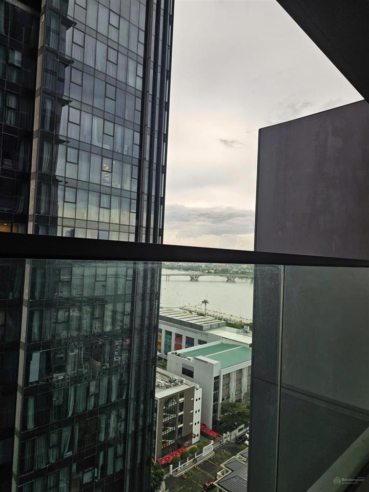 Chính chủ gửi bán căn 1 phòng ngủ grand marina saigon full nội thất