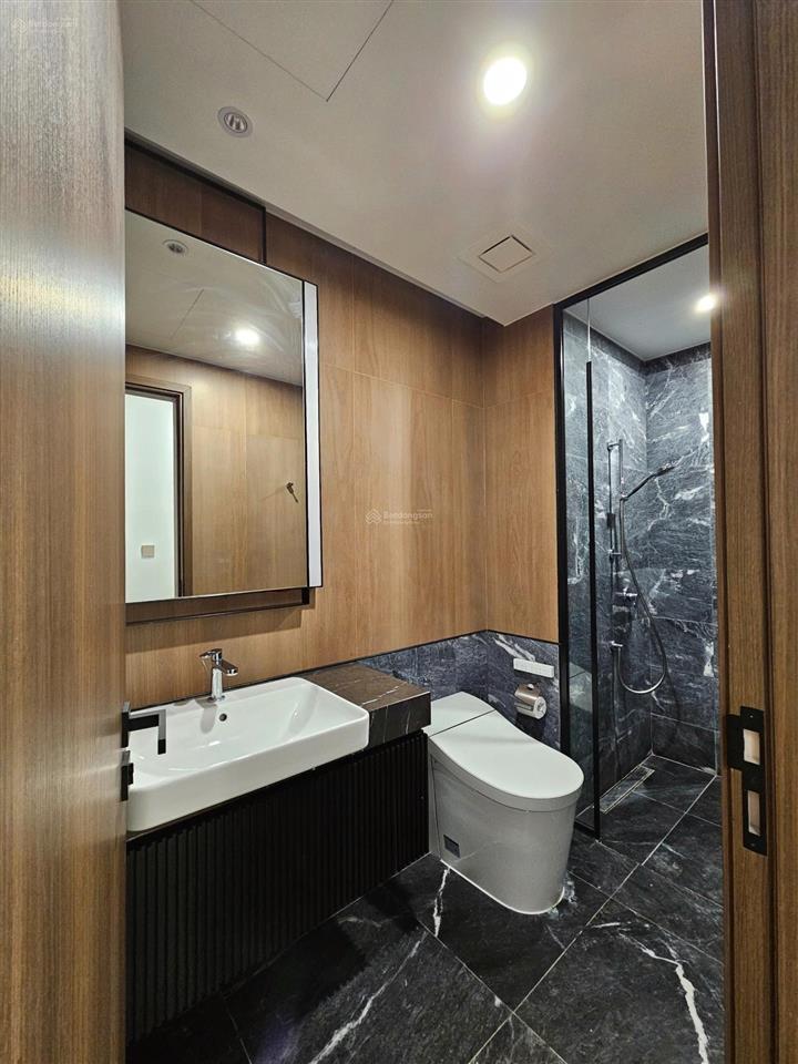 Chính chủ gửi bán căn 2pn lumiere riversite tòa west 11,4 tỷ
