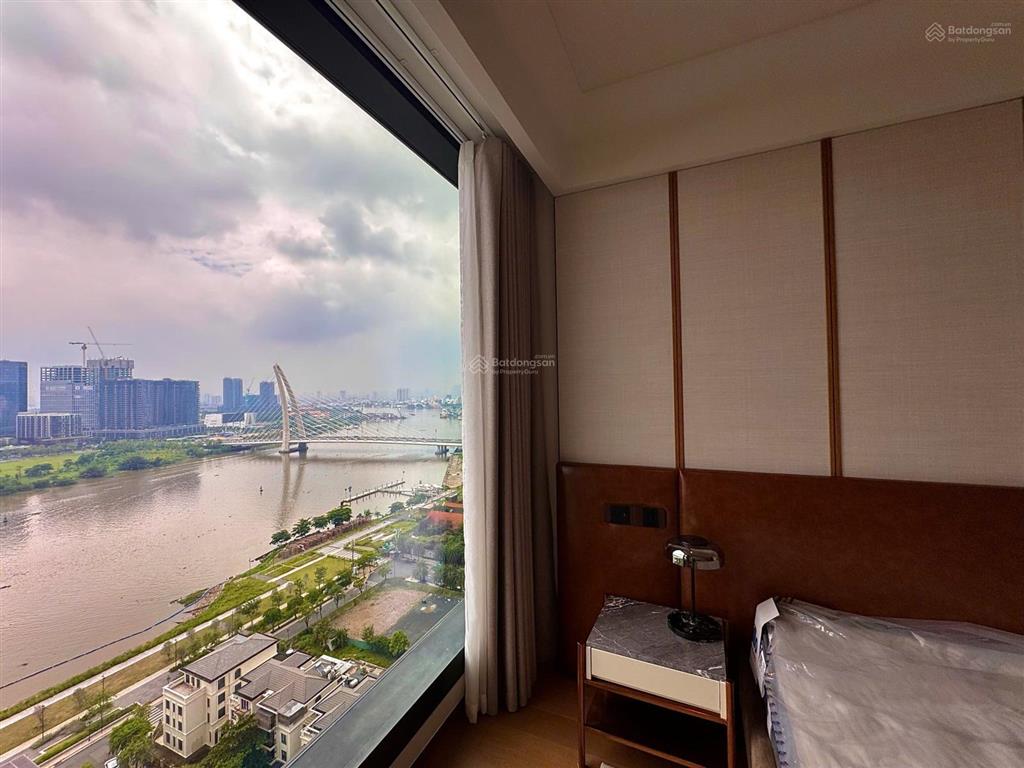 Chính chủ cho thuê 2 phòng ngủ view sông grand marina saigon