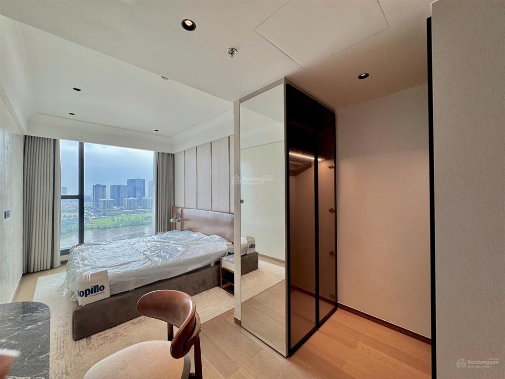 Chính chủ cho thuê 2 phòng ngủ view sông grand marina saigon