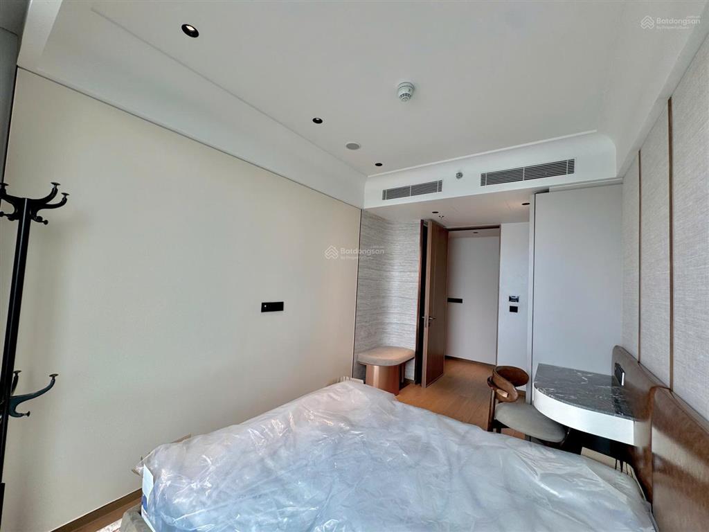Chính chủ cho thuê 2 phòng ngủ view sông grand marina saigon