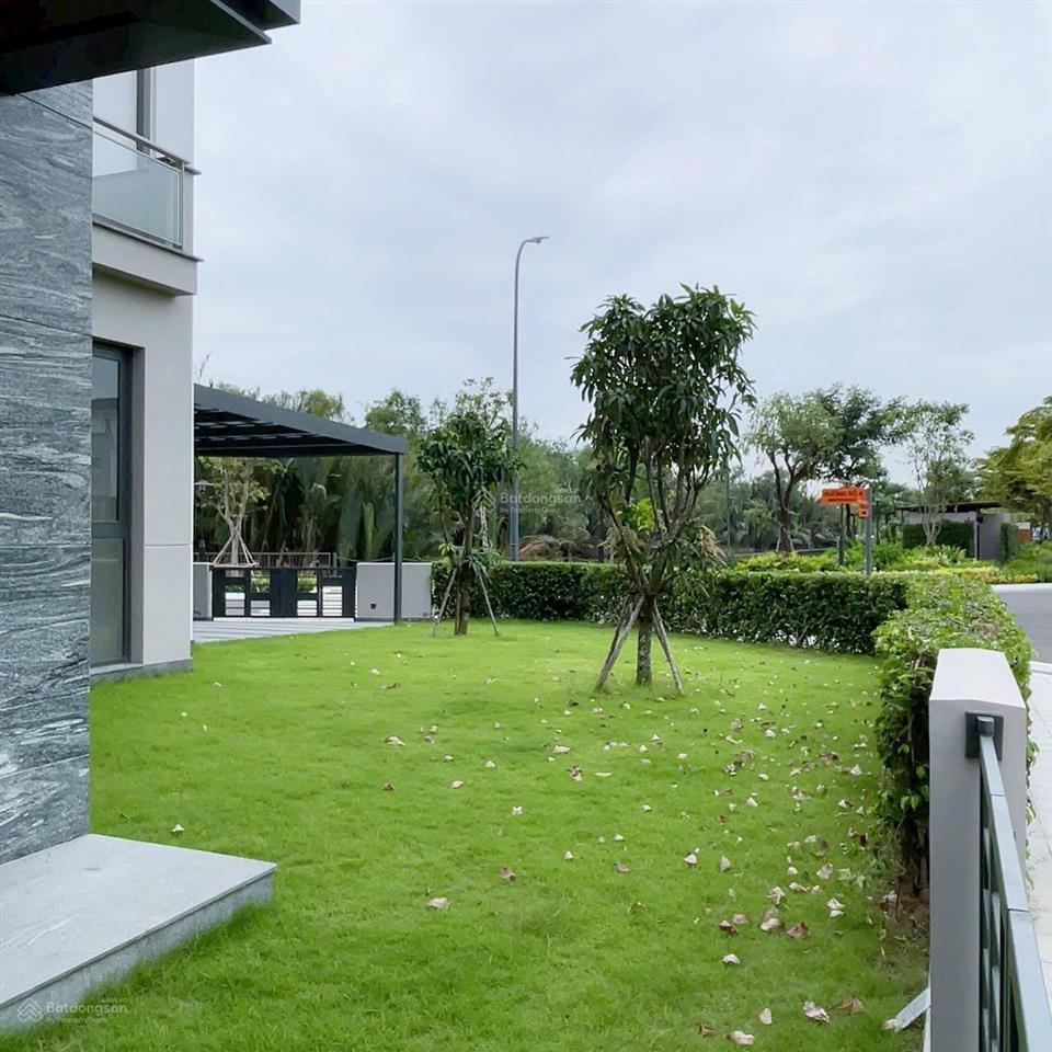 Gladia  căn biệt thự song lập góc 2mt đường 25m, sân vườn rộng, mua trực tiếp cđt 0906 779 ***