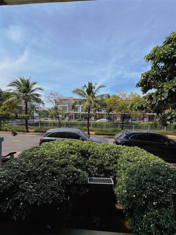 Bán biệt thự dragon village, 7 tỷ8, 90m2,view công viên