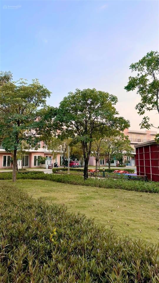 Bán bt dragon village, 7,9 tỷ, 120m2, giá cực chất, uy tín tại đường 990, phú hữu, q9, hcm