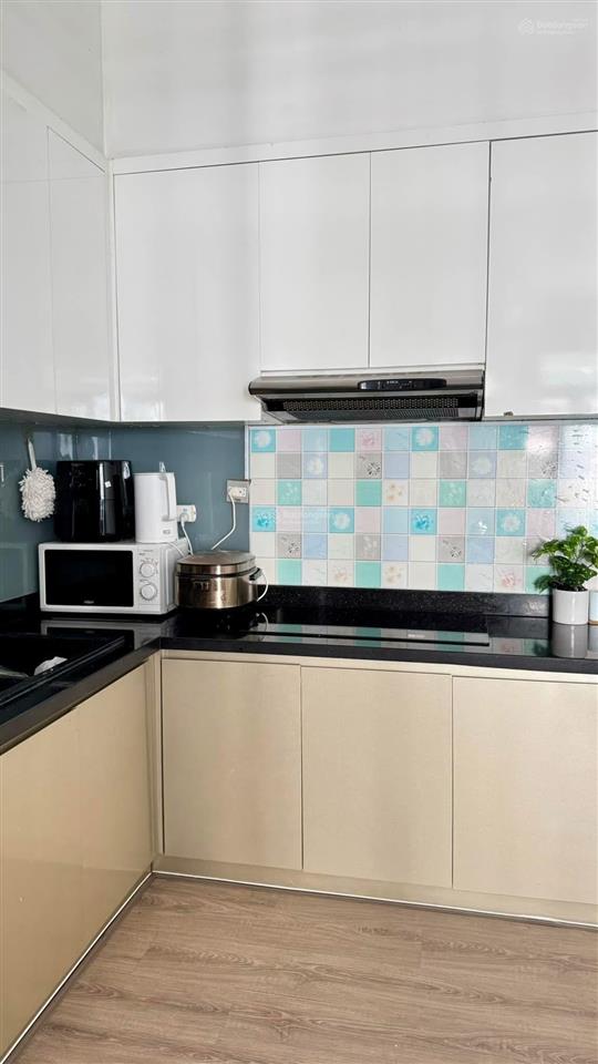 Cho thuê 2pn 2pn2wc 86m2 dt lớn full nội thất tầng cao