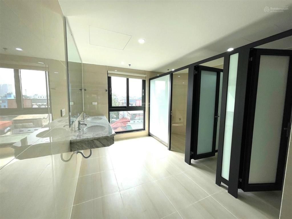 Cần cho thuê gấp toà nhà 8 tầng kdt linh đàm, tổng diện tích 1200m2. giâ 120tr/tháng