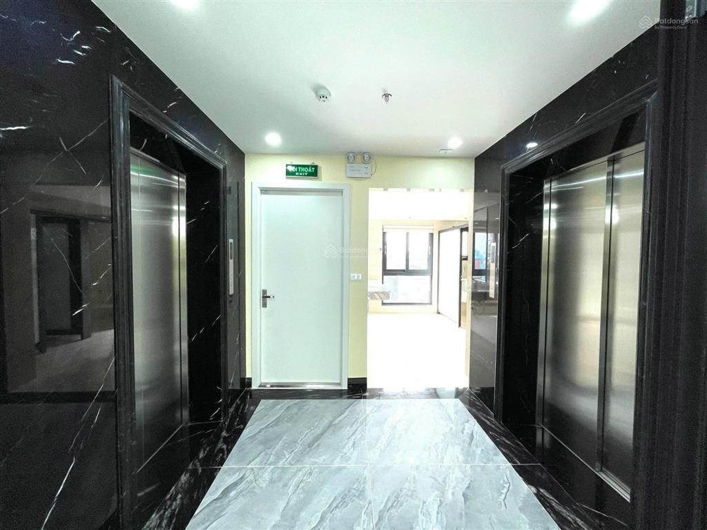Cần cho thuê gấp toà nhà 8 tầng kdt linh đàm, tổng diện tích 1200m2. giâ 120tr/tháng