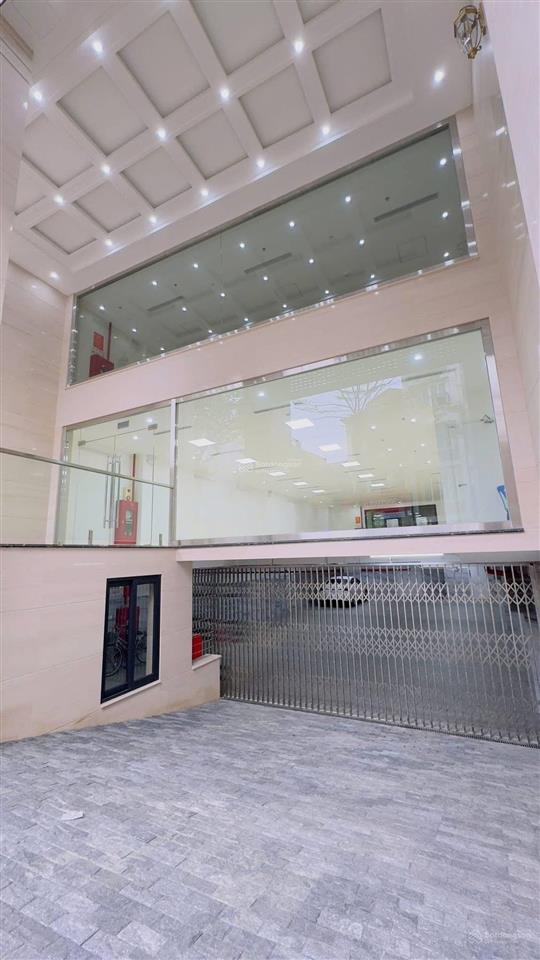 Cho thuê tòa nhà mp xã đàn  đống đa. dt 300m2, mt 10m, 9 tầng. giá 370 triệu/tháng