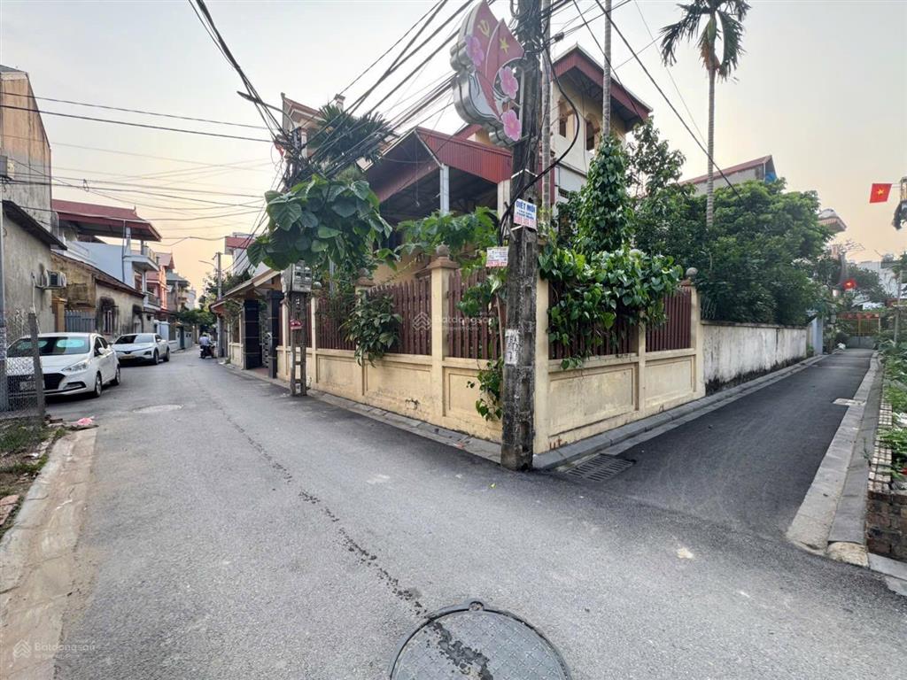 Hiếm! nhà mới 4 tầng mai lâm 44m gần đường oto hơn 5 tỷ nhà mới tinh, chỉ việc xách valy về ở
