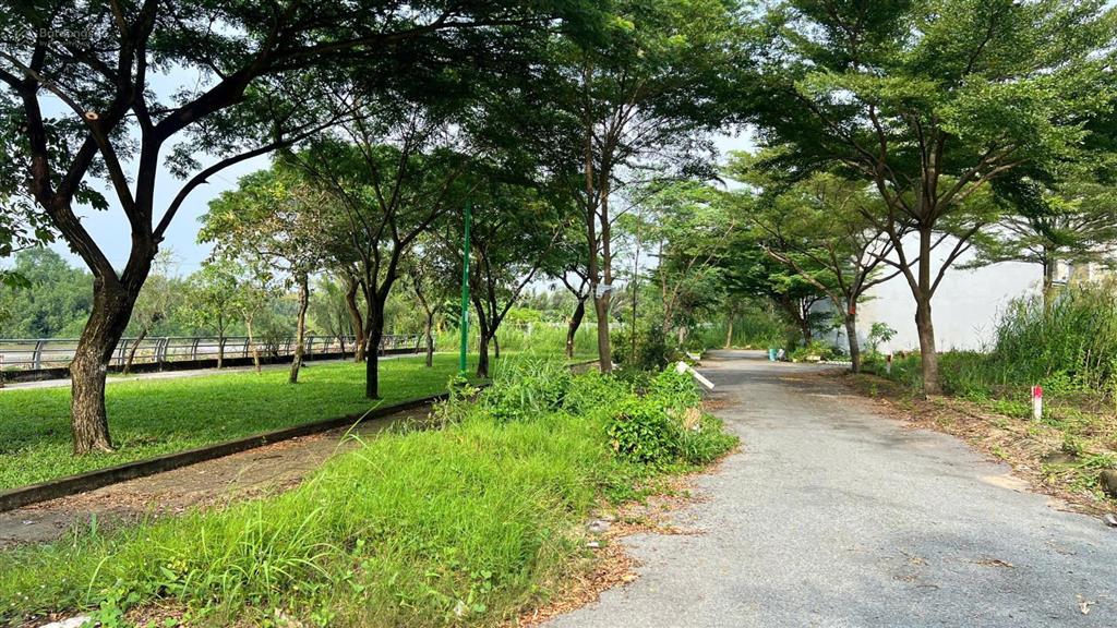 Bán lô góc 2 mặt tiền  khu ven sông nguyễn bình  dt 93m2 ngang 7,5m giá tốt