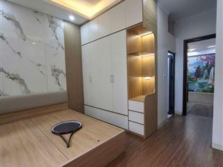 Bán nhà Kiến Hưng, Hà Đông hơn 8,5 tỷ, 40 m2,4 tầng lô góc, thông, 1. Bước ra phố