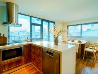 Bán nhà phố lương thế vinh 42m 7 tầng , giá 11,5 tỷ thang máy ,tặng funll nội thất, kinh doanh đỉnh