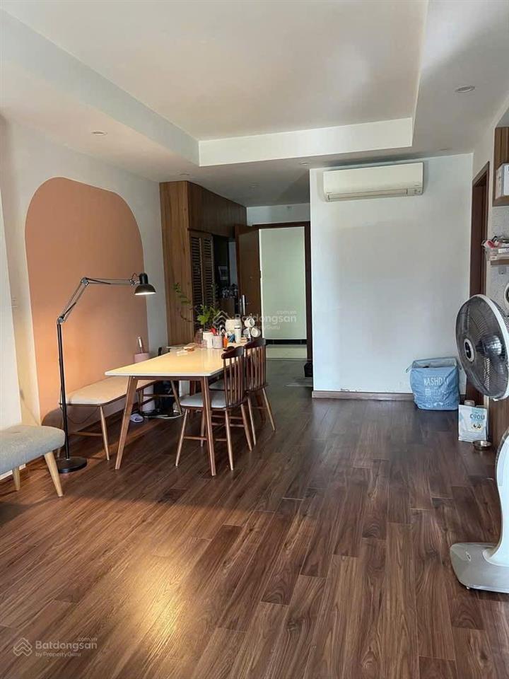 Bán chung cư phố quan nhân 52m 2 ngủ lô gia, 2 thoáng giá 2,9 tỷ có thương lượng, ô tô 7 chỗ đỗ cửa