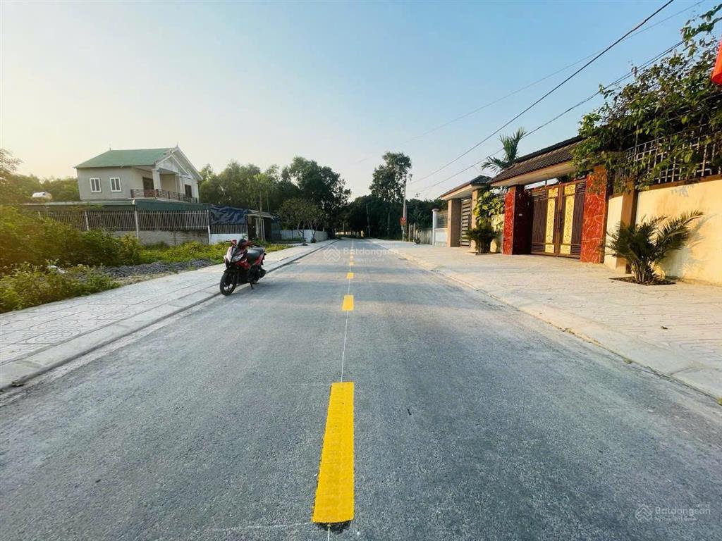 Đường trương văn lĩnh  nghi hoà  p. cửa lò hướng đông bắc. lối 2 đường ngang 20