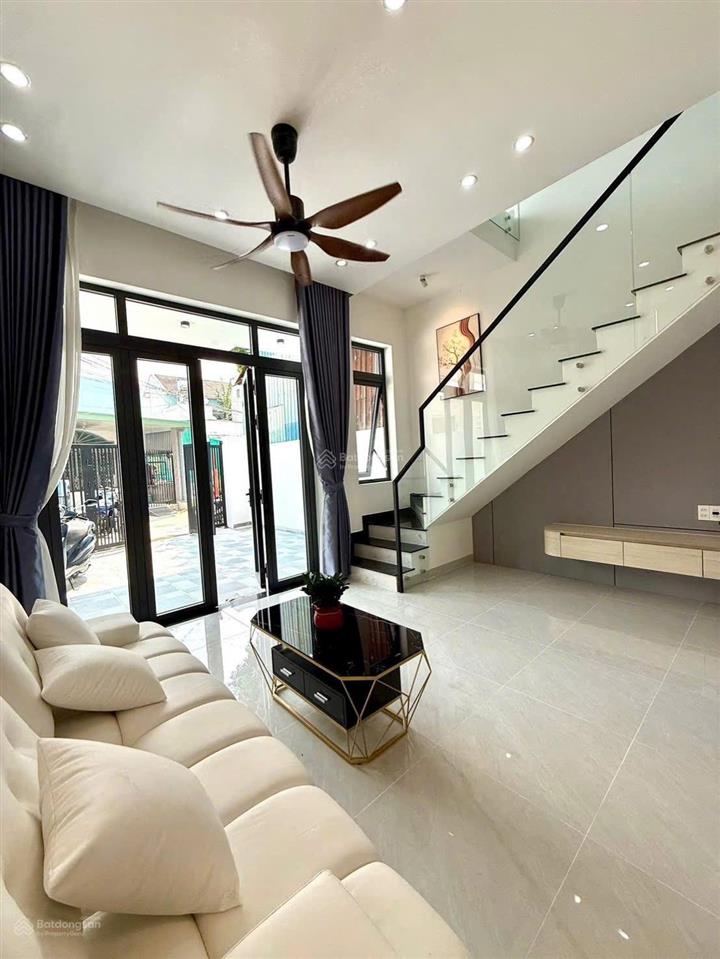 Nhà mới  phường phú mỹ  cách chợ phú mỹ 10 bước chân 5x16 sân ô tô giá chỉ 3 tỷ 550