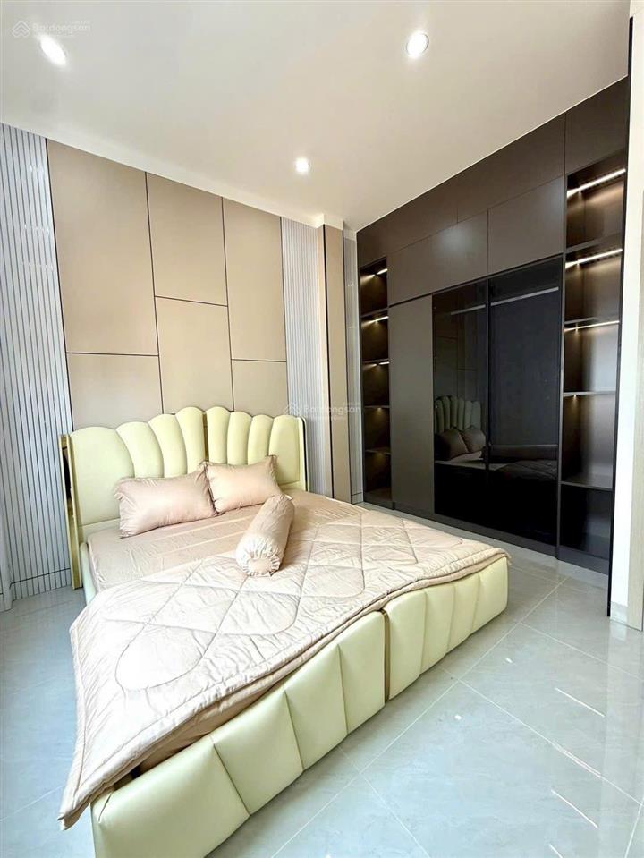 Nhà mới  phường phú mỹ  cách chợ phú mỹ 10 bước chân 5x16 sân ô tô giá chỉ 3 tỷ 550