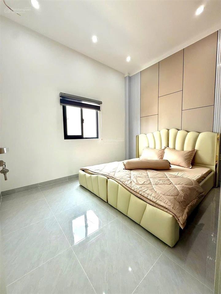 Nhà mới  phường phú mỹ  cách chợ phú mỹ 10 bước chân 5x16 sân ô tô giá chỉ 3 tỷ 550
