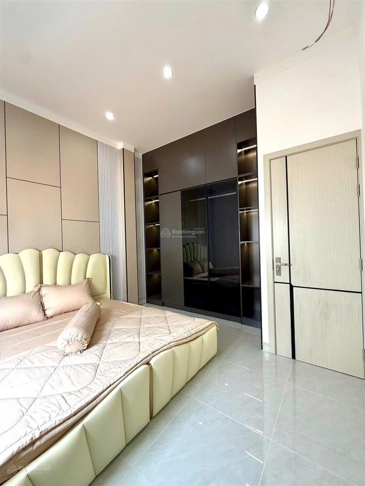 Nhà mới  phường phú mỹ  cách chợ phú mỹ 10 bước chân 5x16 sân ô tô giá chỉ 3 tỷ 550