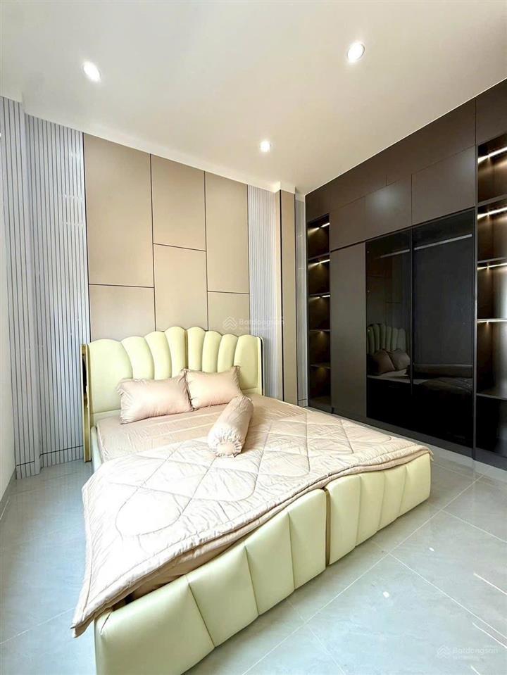 Nhà mới  phường phú mỹ  cách chợ phú mỹ 10 bước chân 5x16 sân ô tô giá chỉ 3 tỷ 550