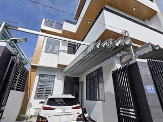 Nhà phú mỹ 1 trệt 2 lầu sân thượng, cách phạm ngọc thạch 200m 9x12 = 107m2 (thổ cư 100%)