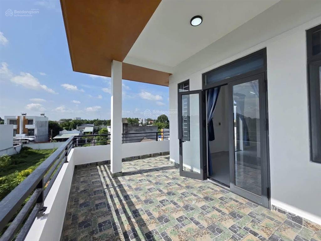 Nhà phú mỹ 1 trệt 2 lầu sân thượng, cách phạm ngọc thạch 200m 9x12 = 107m2 (thổ cư 100%)