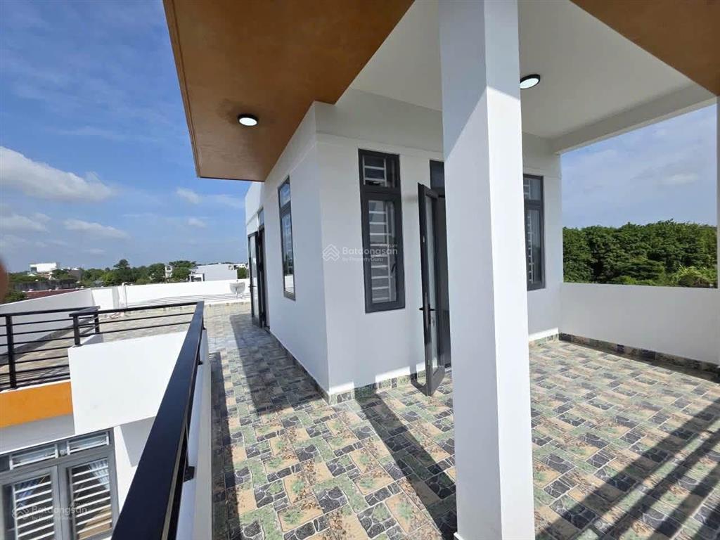Nhà phú mỹ 1 trệt 2 lầu sân thượng, cách phạm ngọc thạch 200m 9x12 = 107m2 (thổ cư 100%)