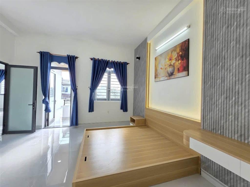 Nhà phú mỹ 1 trệt 2 lầu sân thượng, cách phạm ngọc thạch 200m 9x12 = 107m2 (thổ cư 100%)