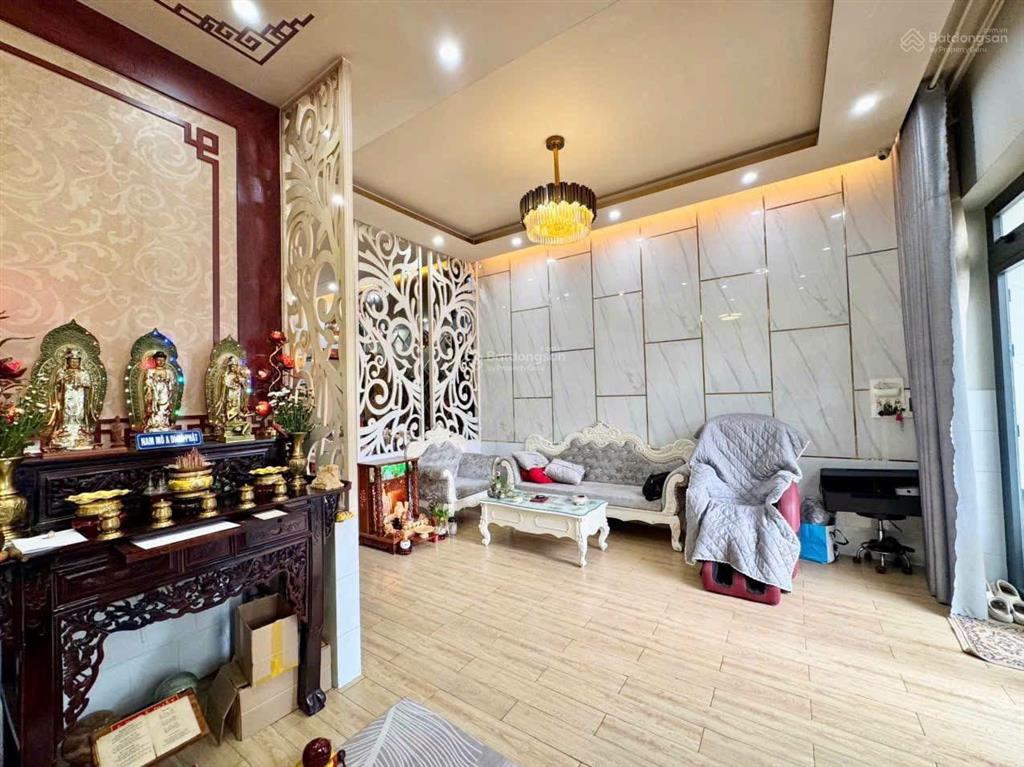 Nhà c4 đẹp phú thọ, gần đường 30 tháng 4. dt ~ 150m2, 80tc, nở hậu 7.7mx23