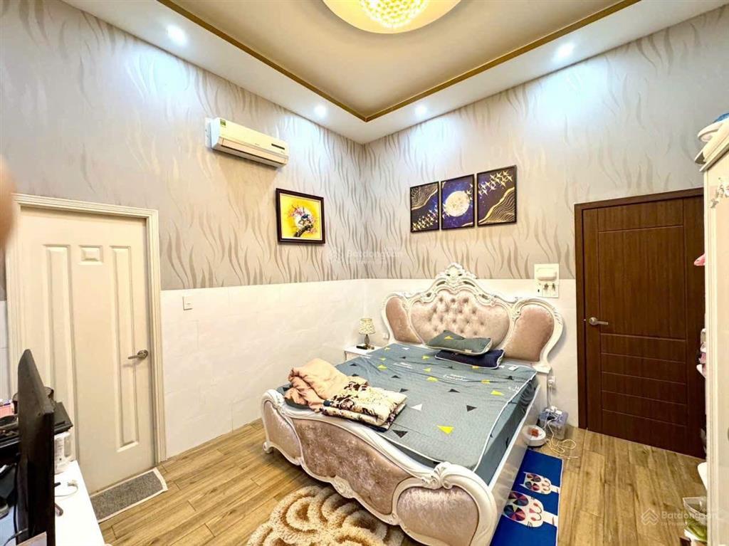 Nhà c4 đẹp phú thọ, gần đường 30 tháng 4. dt ~ 150m2, 80tc, nở hậu 7.7mx23