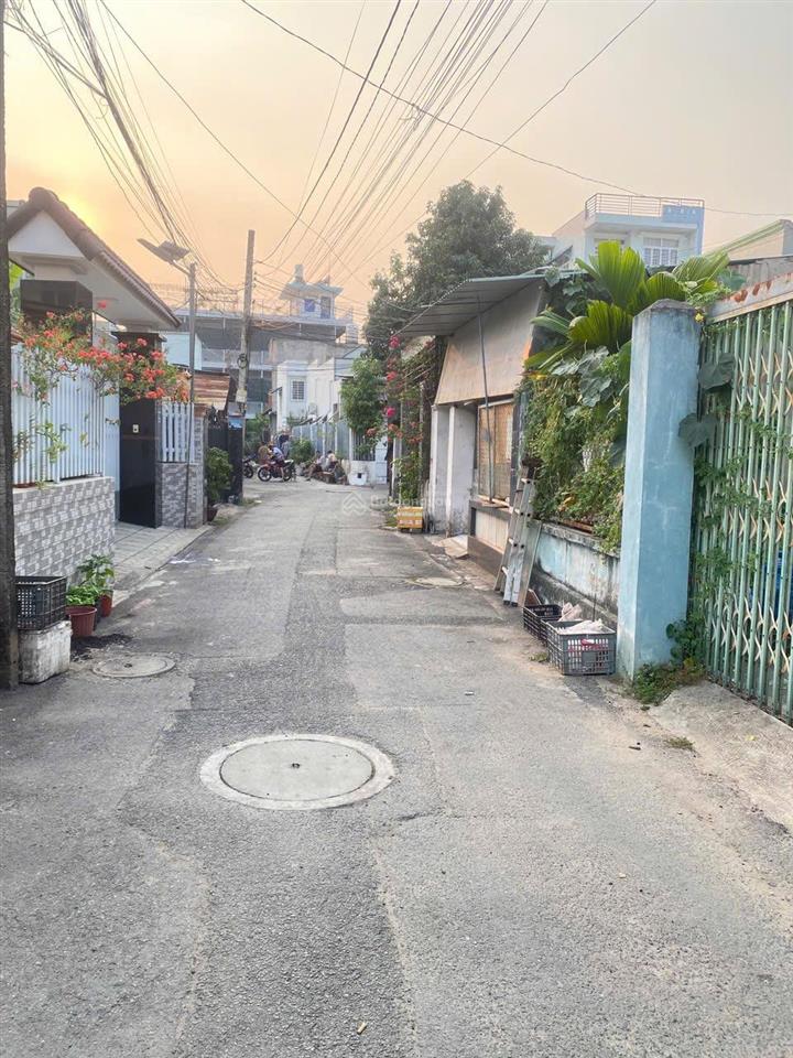 Đất phú hoà  diện tích 12 x 29m  có 211m thổ cư , tổng 339m đang có nguồn thu giá chỉ 7 tỷ 9