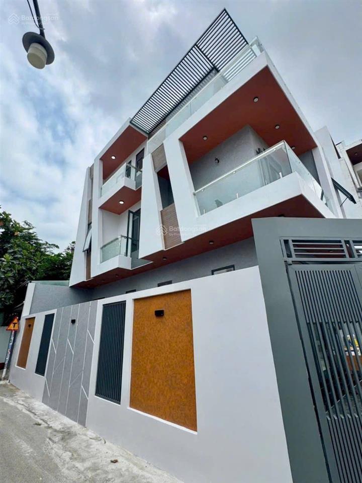 Nhà hiệp thành 2 lầu lô gốc 2 mặt tiền full nội thất giảm giá gấp 300 triệu giá mới 4.950 tỷ