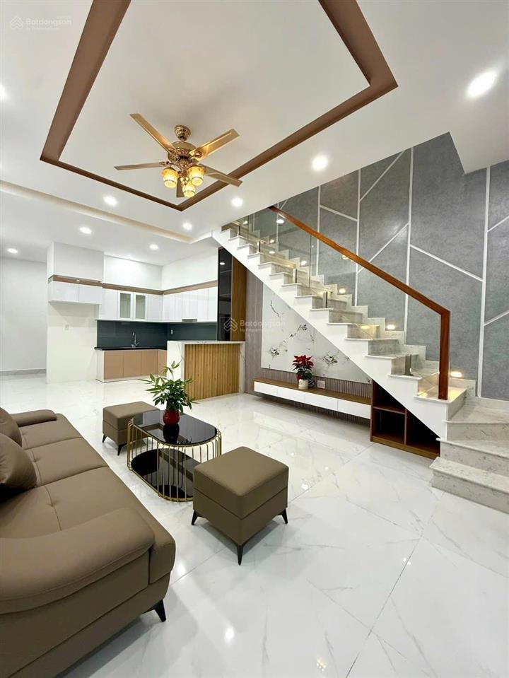 Nhà hiệp thành 2 lầu lô gốc 2 mặt tiền full nội thất giảm giá gấp 300 triệu giá mới 4.950 tỷ