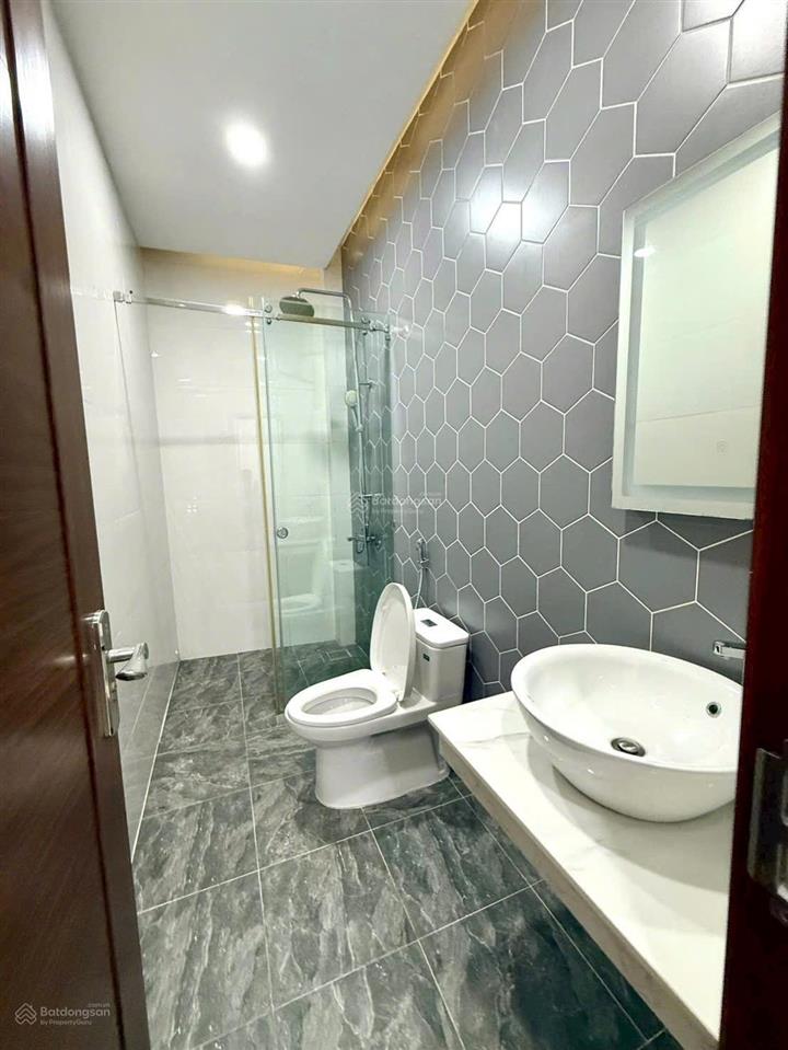 Nhà hiệp thành 2 lầu lô gốc 2 mặt tiền full nội thất giảm giá gấp 300 triệu giá mới 4.950 tỷ