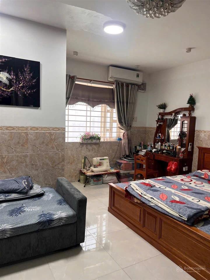Bán nhà 1 trệt 2 lầu  khu tái định cư phú lợi  đã hoàn công dt 5 x 18m, full tc đường nhựa 6m