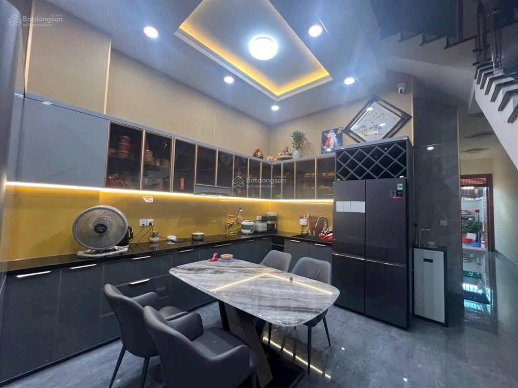 Cần bán nhà định hòa. xây ở rất tâm huyết. nhà xài toàn đồ cao cấp. 5 x 34m = 167m. thổ cư 90m2