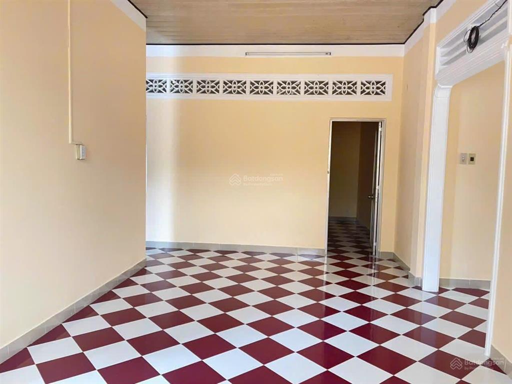 Hạ ngay 500tr cần bán nhà cấp 4, lô góc kdc hiệp thành 1 còn mới lô góc 10x15 = 150m2  thổ cư 100%